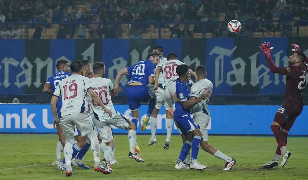 Gol Tunggal Andrew Jung Bawa Persib Bandung Taklukkan Persita, Maung Bandung Menjauh di Puncak Klasemen