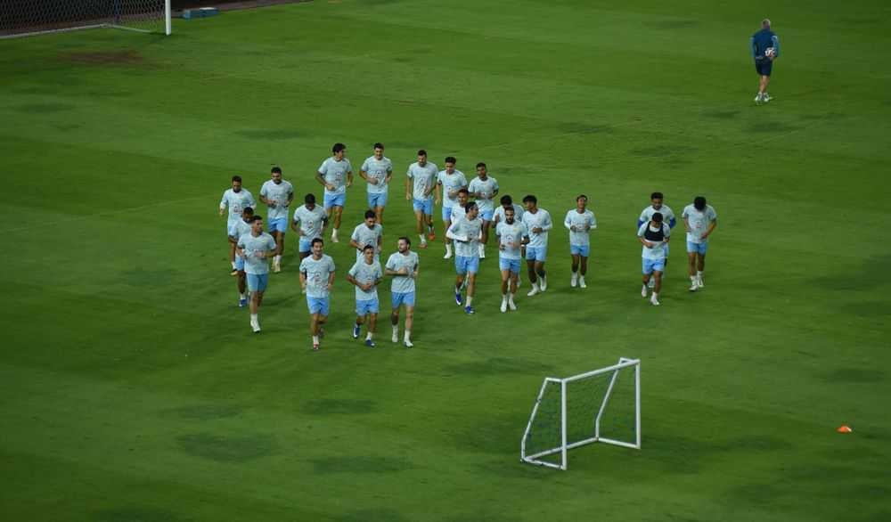 Persiapan Persib vs Persik Kediri: Bojan Hodak "Pusing" Pilih Pemain, Kabar Cedera Febri Hariyadi Terungkap