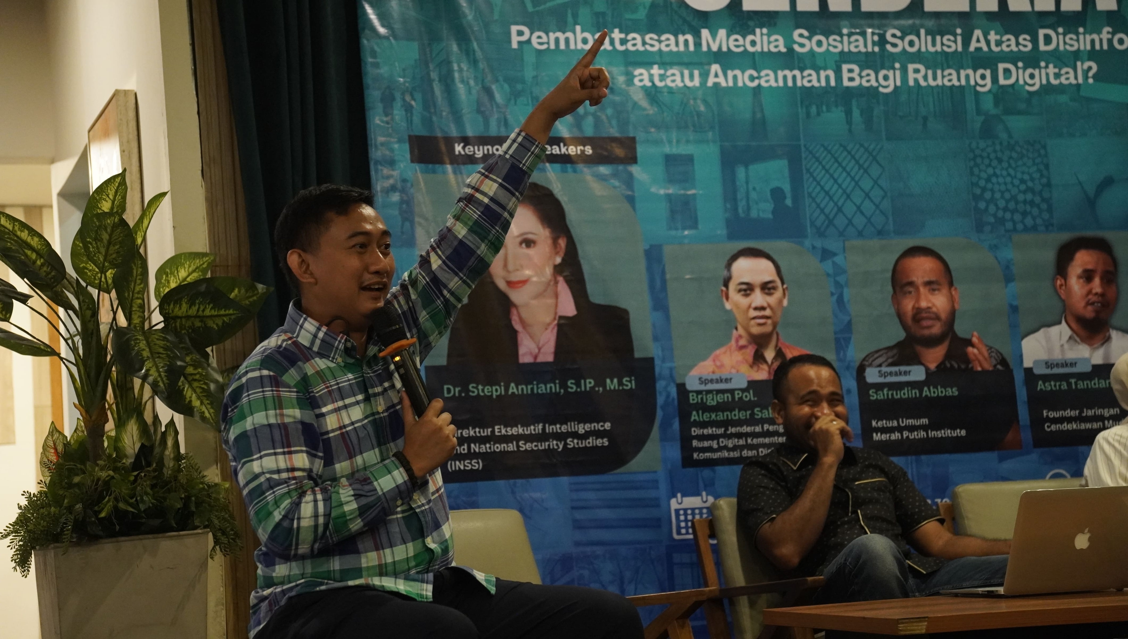 Waspada Peperangan Kognitif: Dr. Stepi Anriani Soroti Manipulasi Massal di Ruang Digital