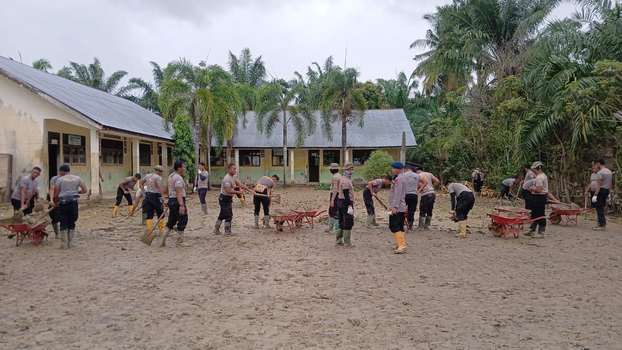 Harapan Baru SDN 10 Baktiya Barat: Brimob Aceh Pastikan Fasilitas Pendidikan Pulih Cepat 