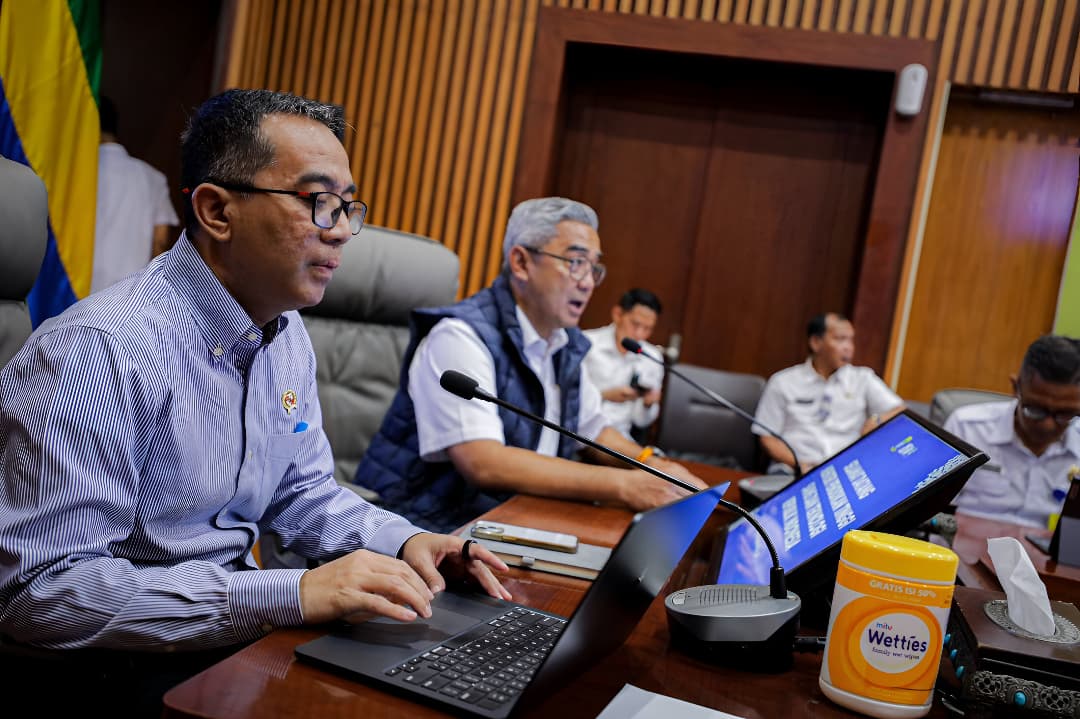 Jadikan Pilot Project Nasional, Mendiktisaintek Brian Yuliarto Bakal Terjunkan Mahasiswa KKN Tangani Sampah Bandung