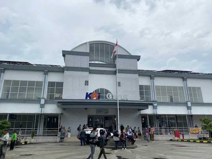 Naik Drastis 48 Persen! Penumpang Stasiun Garut Lebaran 2026 Tembus Ribuan Orang per Hari, Kereta Api Jadi Pilihan Utama