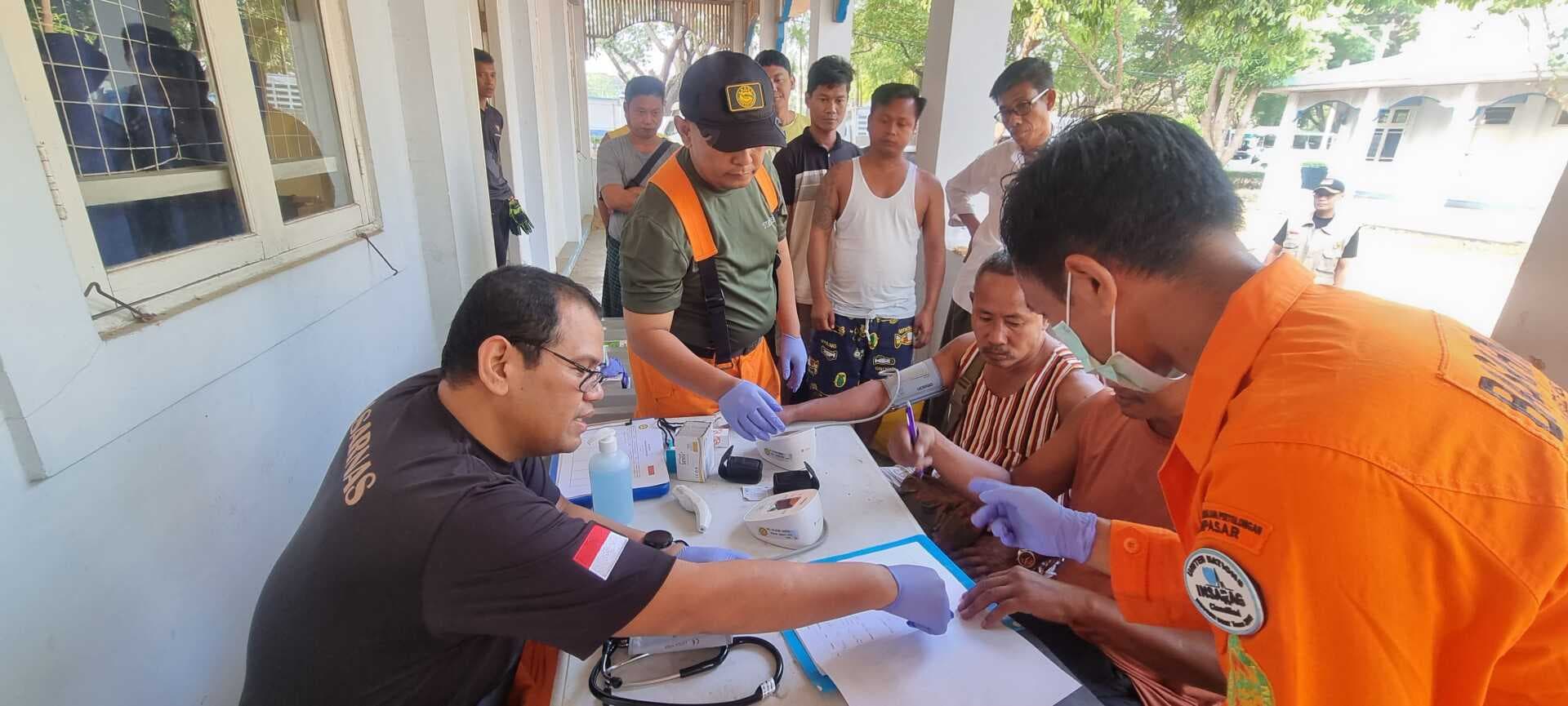 Indonesia Serahkan Bantuan Kemanusian Kepada Korban Gempa Myanmar