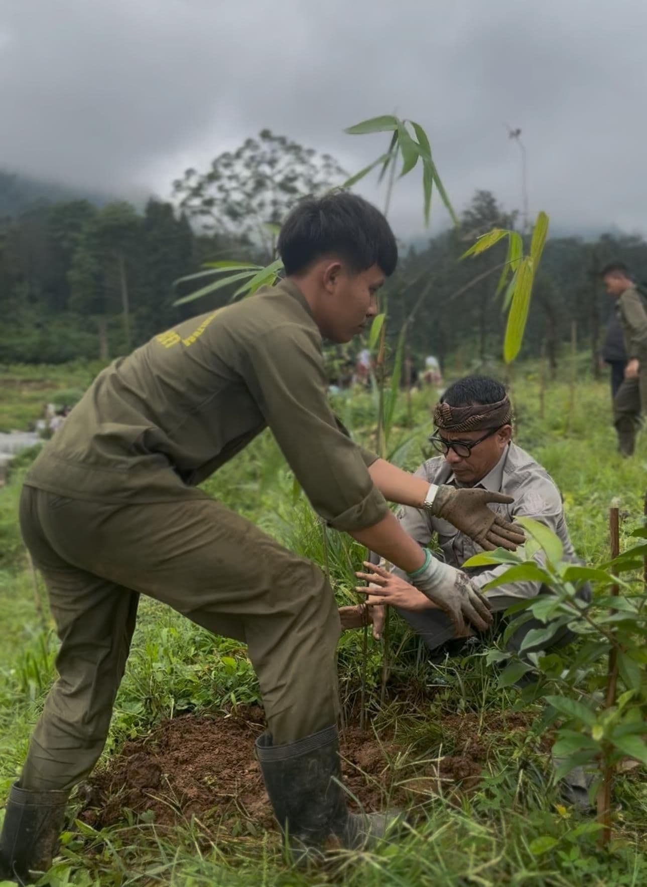 Dukung Visi KDM, Kadisdik Jabar Purwanto Dorong Penguatan Kecintaan Siswa Terhadap Alam Melalui Tanaman Bambu