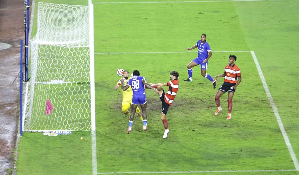 Hasil Persib vs Madura United Super League 2026: Maung Bandung Pesta Gol 5-0 di GBLA