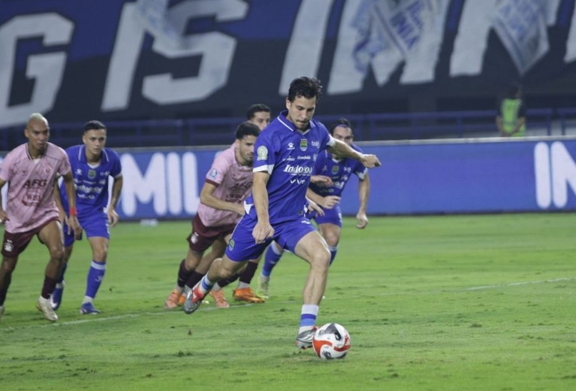 Persib Bandung Mengamuk di GBLA, Gilas Persik Kediri 3-0 dan Segel Takhta Klasemen Jelang Lebaran