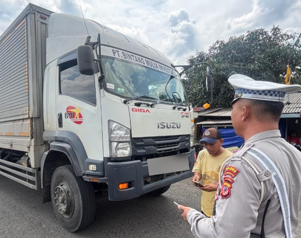 Nekat Melintas, Polda Jabar Tindak Tegas 1.700 Truk Sumbu Tiga yang Langgar Aturan Mudik Lebaran 2026