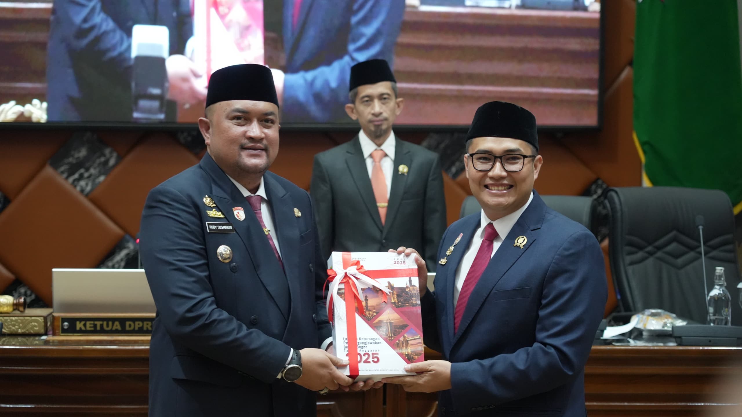 Bupati Rudy Susmanto Serahkan LKPJ Bupati Bogor 2025 ke DPRD untuk Dievaluasi