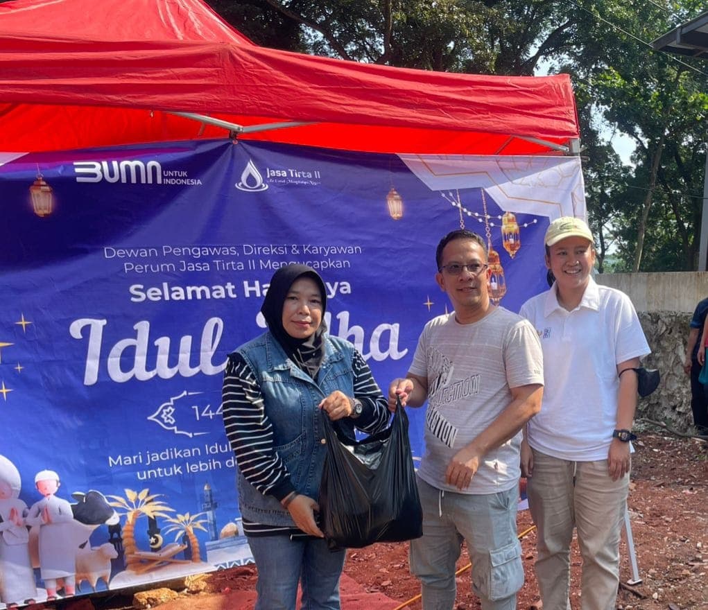 Momen Idul Adha 1446 H, Perum Jasa Tirta II Salurkan Hewan Kurban