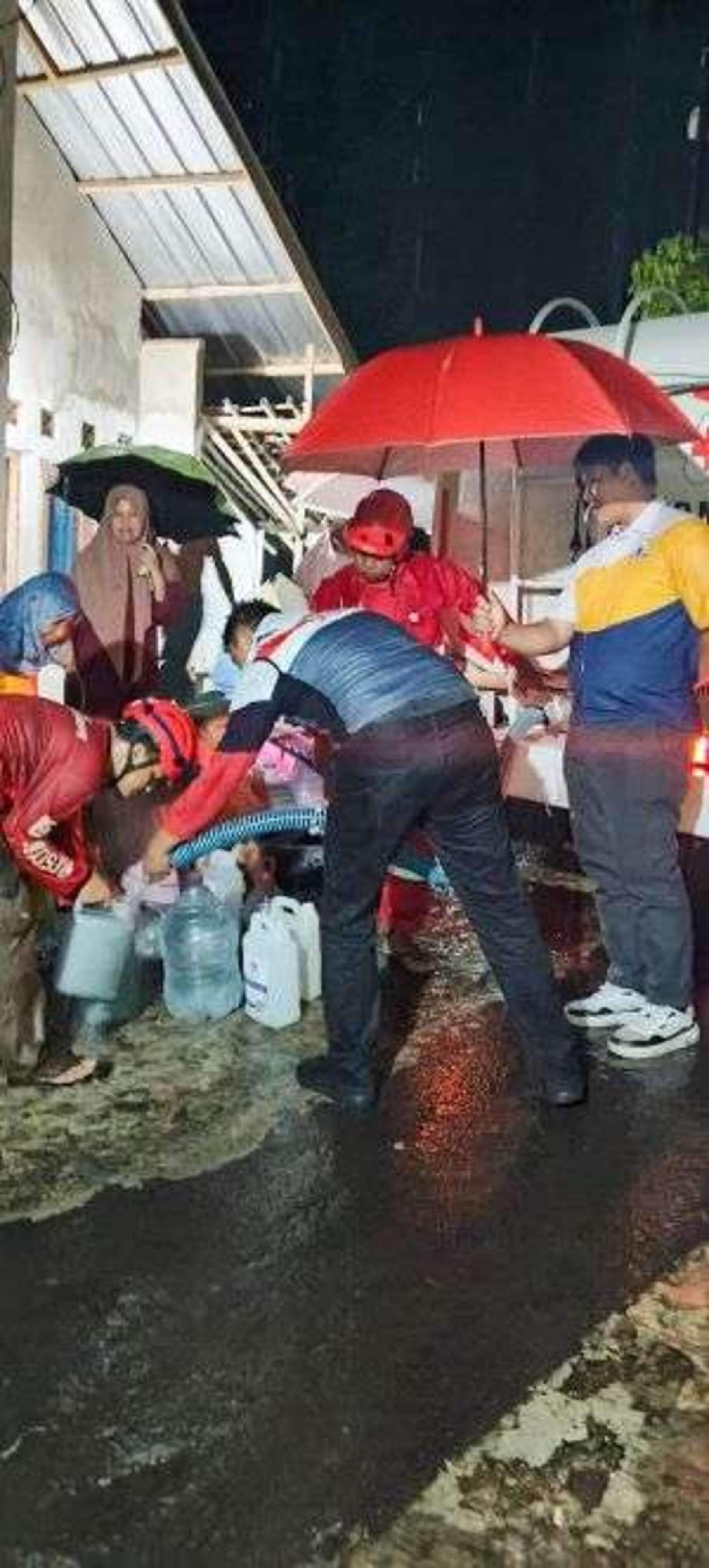Pertamina Salurkan Bantuan untuk Korban Banjir dan Longsor di Sukabumi